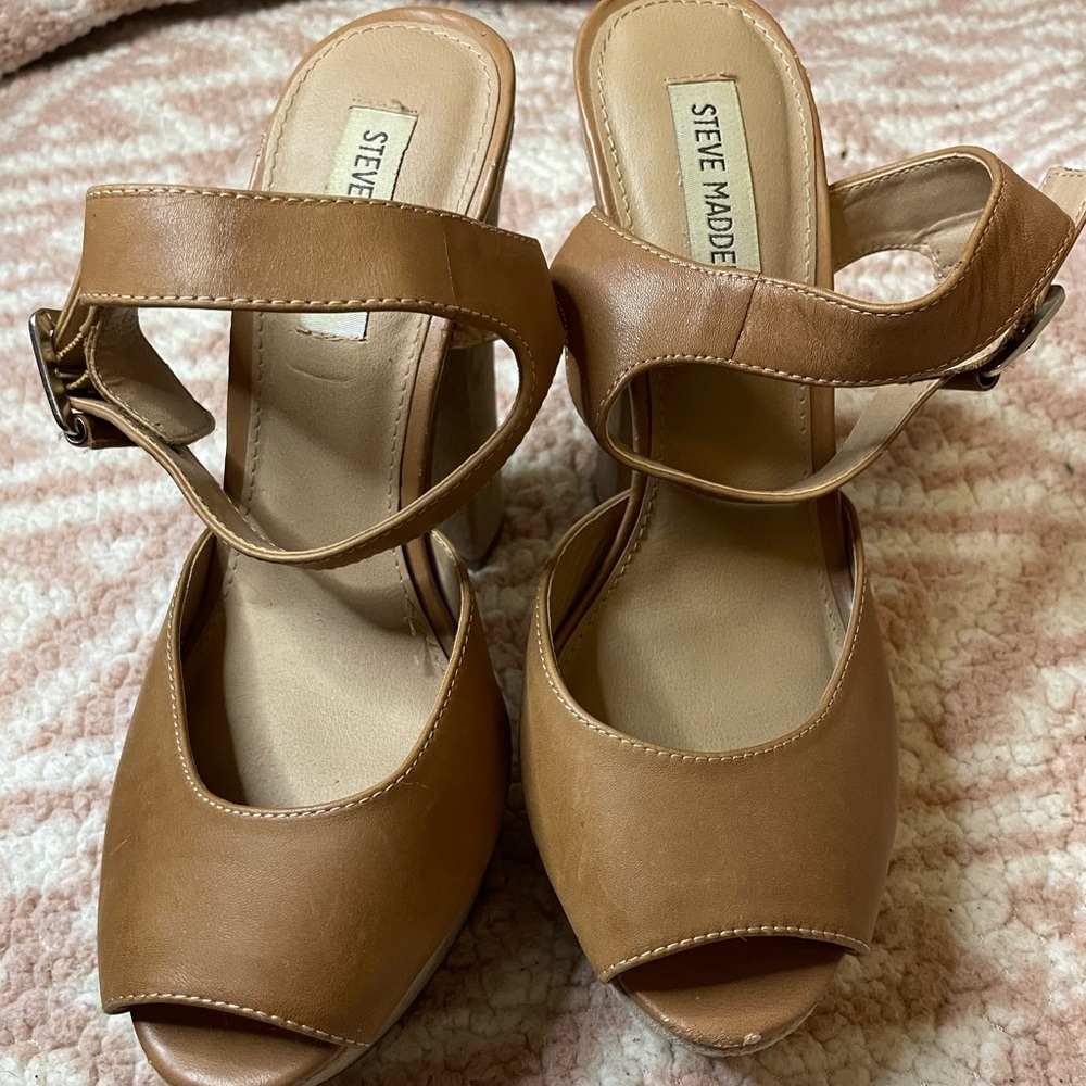 Steve Madden platform heels - Picture 2 of 5